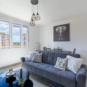  Appartement Proche Autoroute Et Parking
